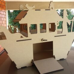 Arca de Noé gigante com porta