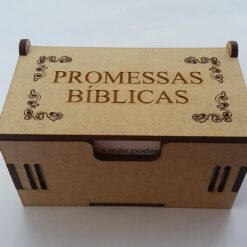 Caixa de Promessas Bíblicas com 105 versículos. Ideal para inspiração diária, oração ou presente cristão. Feita em MDF cru com gravação a laser.