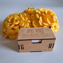 Caixa de Promessas Bíblicas com 105 versículos para as Mães. Ideal para inspiração diária,. Feita em MDF cru com gravação a laser.