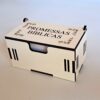 Caixa de Promessas Bíblicas Branca com 105 versículos. Ideal para inspiração diária, oração ou presente cristão. Feita em MDF branco com gravação a laser.
