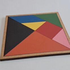 Tangram em MDF com base quadrada – quebra-cabeça educativo que estimula lógica, criatividade e coordenação motora de forma divertida e pedagógica. Jogo dos 4Ts - quebra-cabeça educativo em MDF